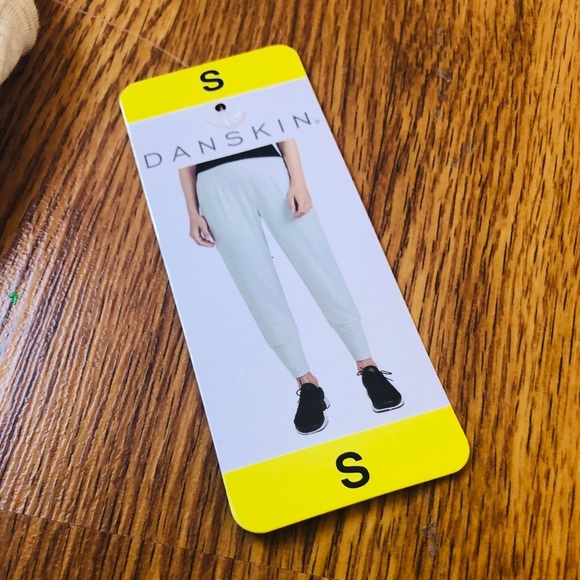 NWT Women jogger - Picture 3 of 3